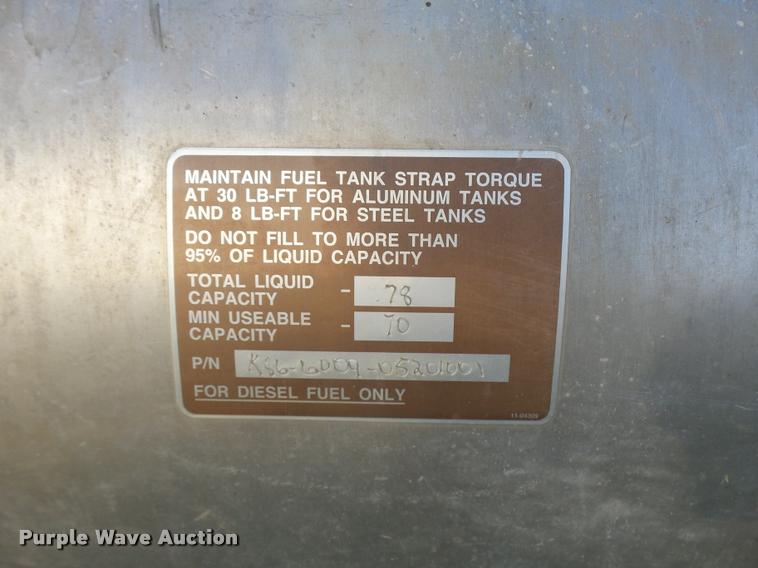 image for item L3308 2009 Peterbilt 335 truck cab and chassis