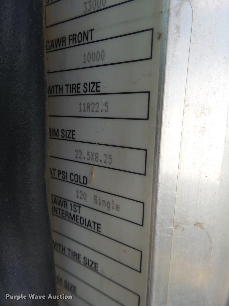 image for item L3308 2009 Peterbilt 335 truck cab and chassis