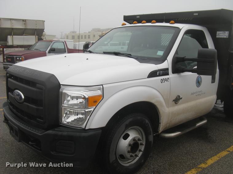 image for item L3936 2011 Ford F350 Super Duty XL dump bed pickup truck