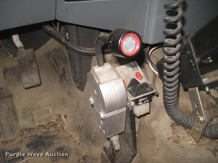 image for item L3936 2011 Ford F350 Super Duty XL dump bed pickup truck