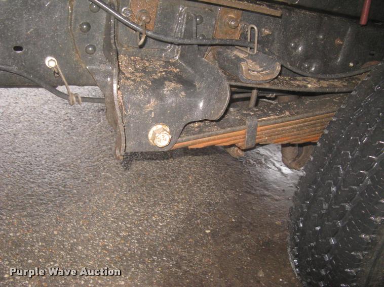 image for item L3936 2011 Ford F350 Super Duty XL dump bed pickup truck