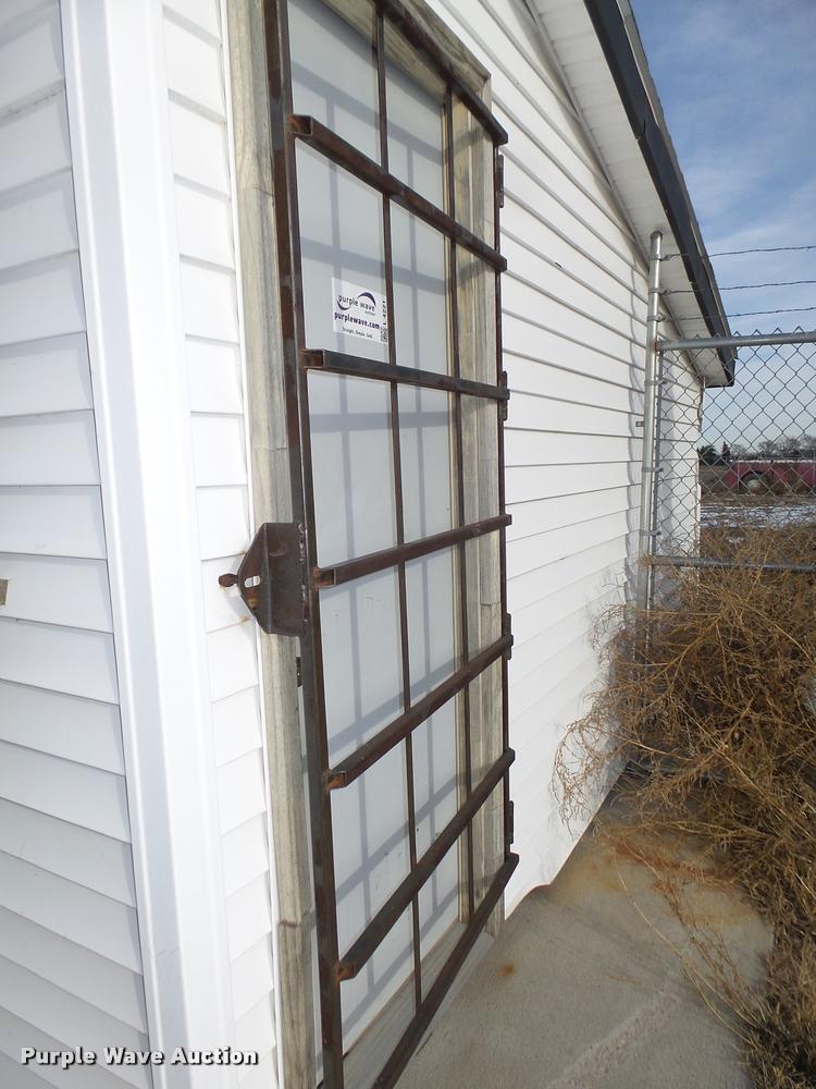 image for item L4221 Ticket booth