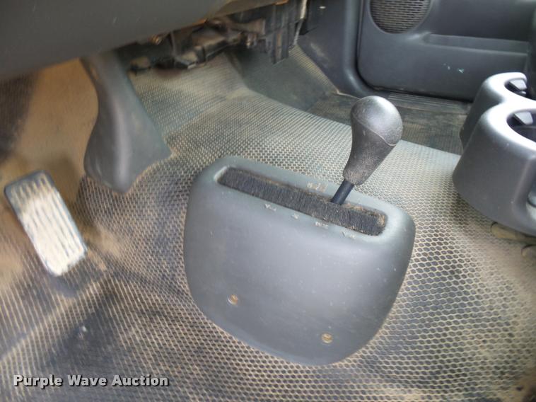 image for item L4665 2005 Chevrolet Silverado 1500 pickup truck