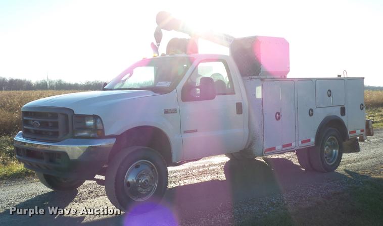 image for item L5533 2004 Ford F550 Super Duty service truck with crane