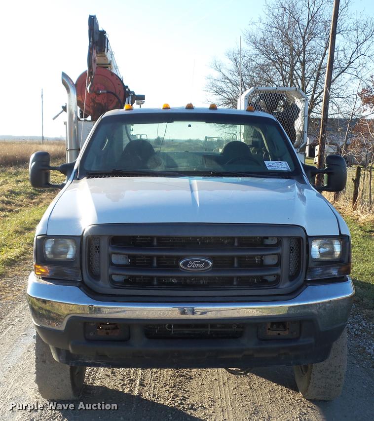 image for item L5533 2004 Ford F550 Super Duty service truck with crane