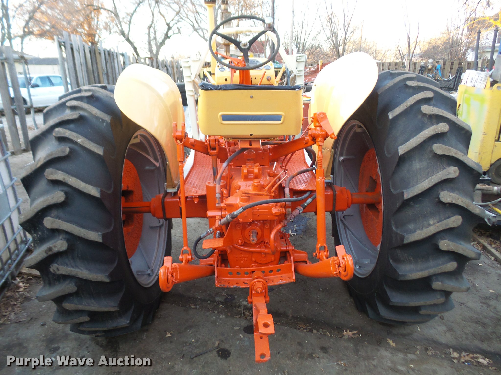 Case 830 tractor in Tonganoxie, KS Item BW9689 sold Purple Wave