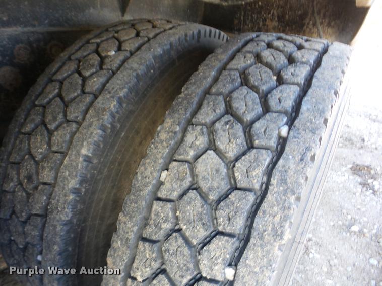 image for item AG9099 1991 Freightliner FLD dump truck