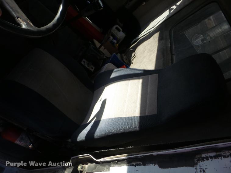 image for item AG9099 1991 Freightliner FLD dump truck