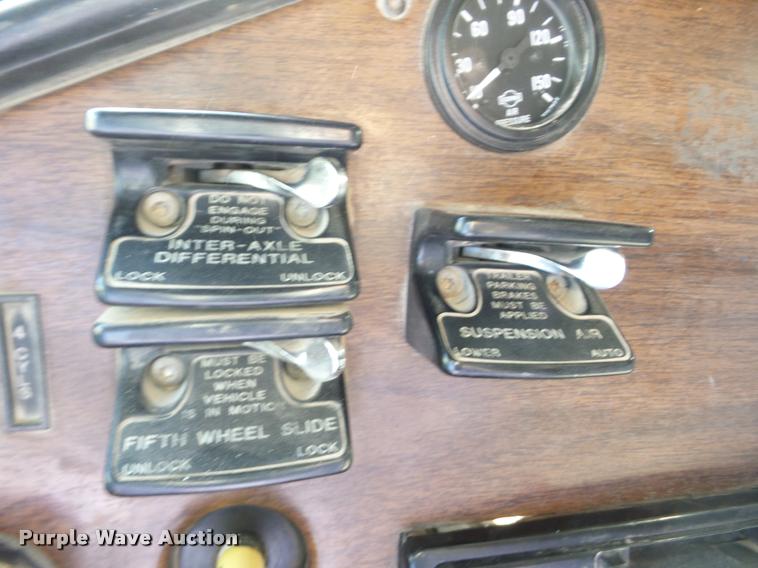 image for item AG9099 1991 Freightliner FLD dump truck