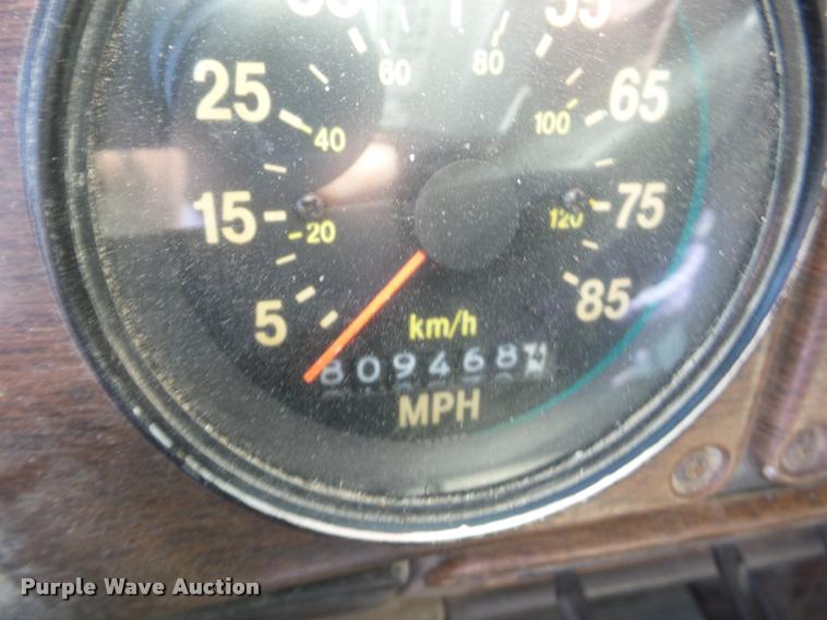 image for item AG9099 1991 Freightliner FLD dump truck