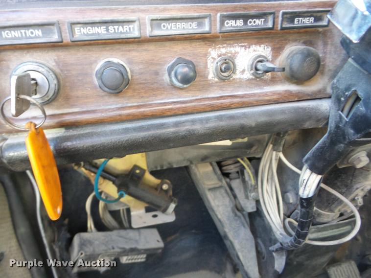 image for item AG9099 1991 Freightliner FLD dump truck