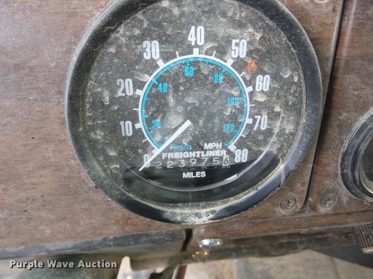 image for item AG9275 1988 Freightliner FC60 dump truck