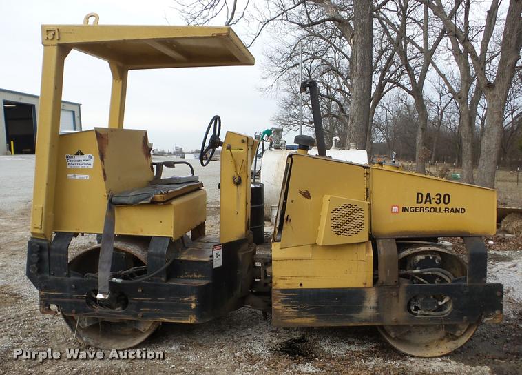 image for item AG9277 1986 Ingersoll Rand DA30 double drum roller