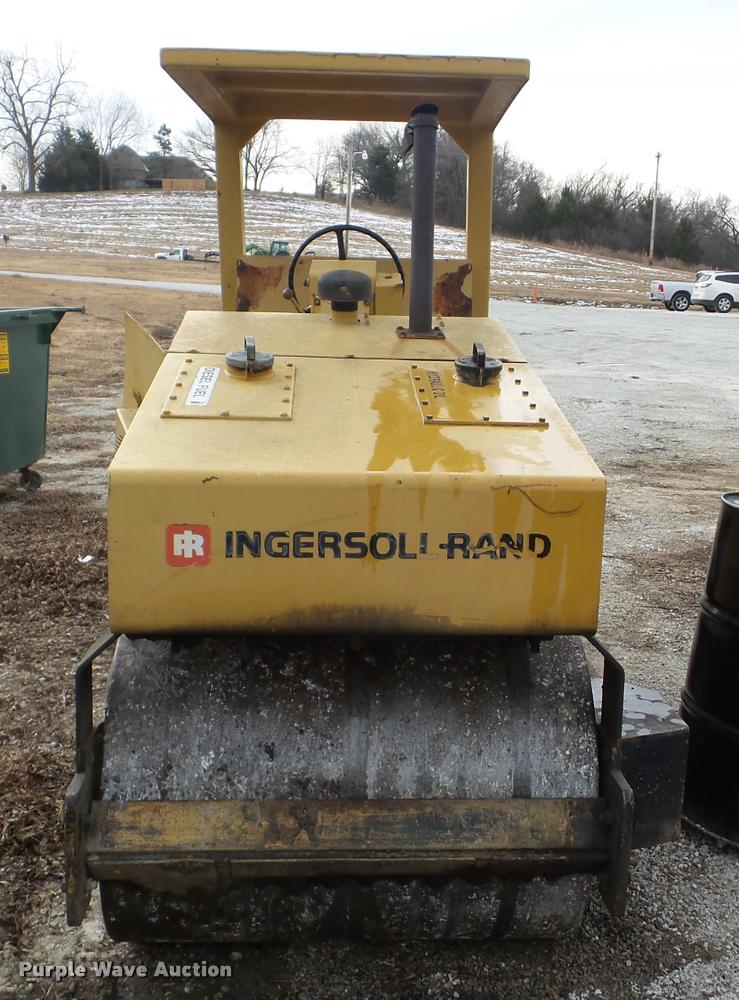 image for item AG9277 1986 Ingersoll Rand DA30 double drum roller