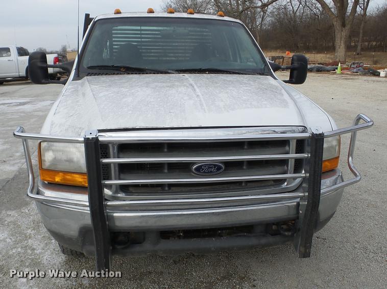 image for item AG9278 2000 Ford F350 Super Duty SuperCab flatbed pickup truck