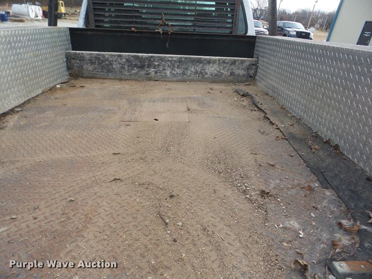 image for item AG9278 2000 Ford F350 Super Duty SuperCab flatbed pickup truck