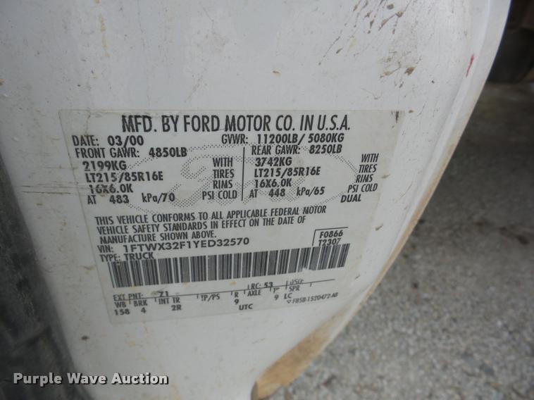 image for item AG9278 2000 Ford F350 Super Duty SuperCab flatbed pickup truck