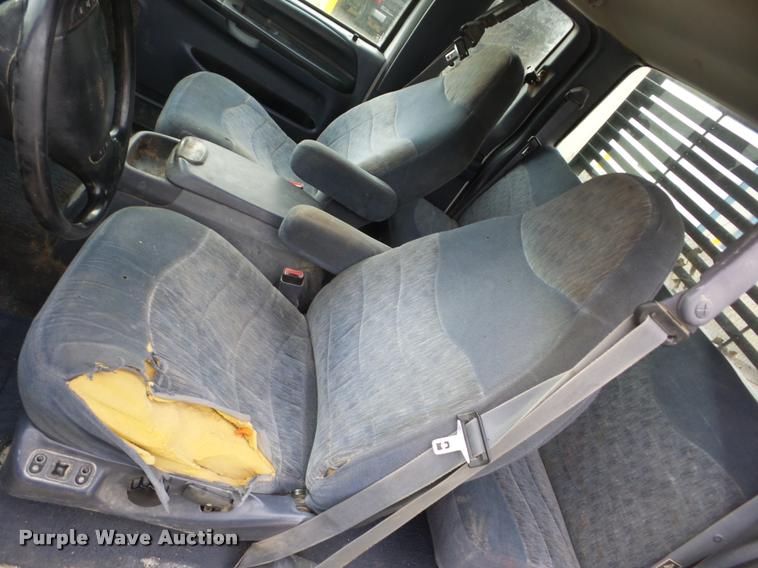 image for item AG9278 2000 Ford F350 Super Duty SuperCab flatbed pickup truck