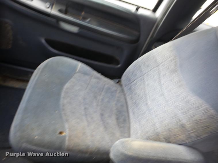 image for item AG9278 2000 Ford F350 Super Duty SuperCab flatbed pickup truck