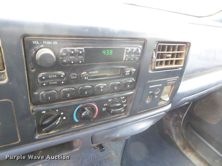 image for item AG9278 2000 Ford F350 Super Duty SuperCab flatbed pickup truck