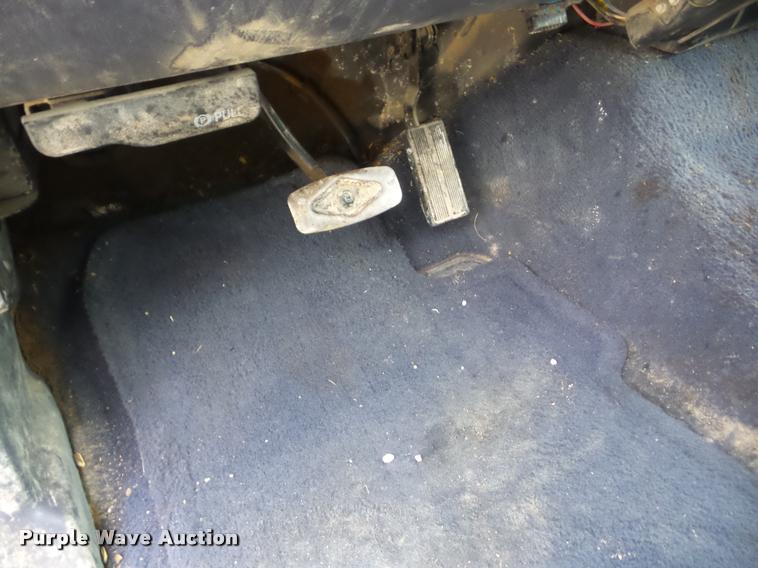 image for item AG9278 2000 Ford F350 Super Duty SuperCab flatbed pickup truck