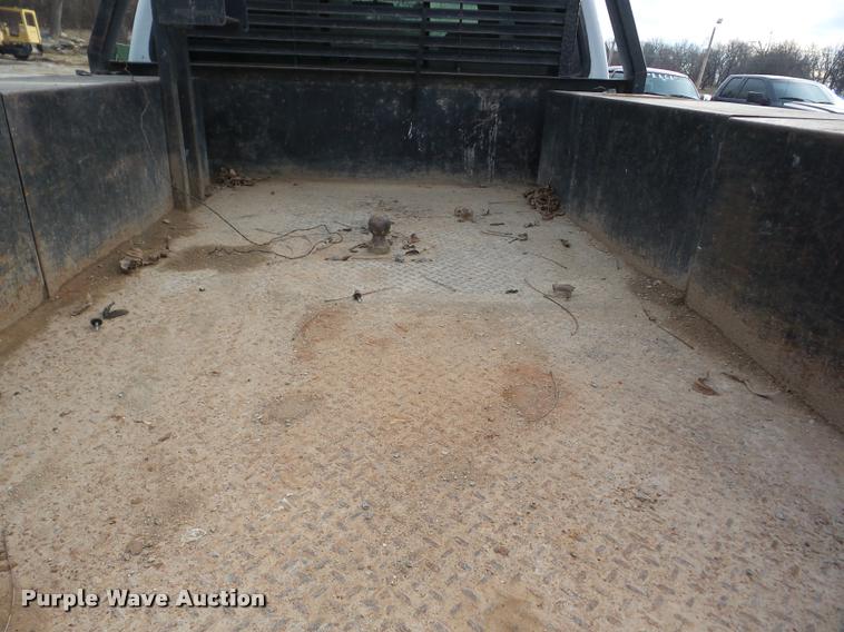 image for item AG9279 2000 Ford F250 Super Duty Crew Cab flatbed pickup truck