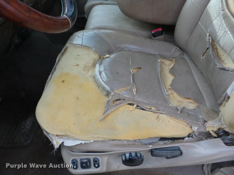 image for item AG9279 2000 Ford F250 Super Duty Crew Cab flatbed pickup truck