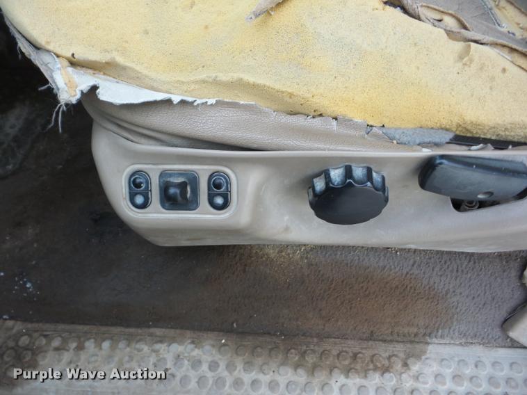 image for item AG9279 2000 Ford F250 Super Duty Crew Cab flatbed pickup truck