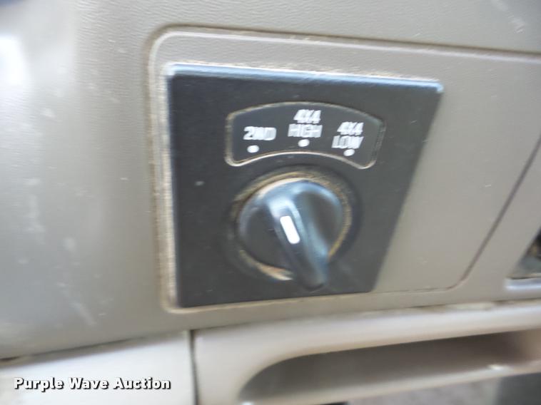 image for item AG9279 2000 Ford F250 Super Duty Crew Cab flatbed pickup truck