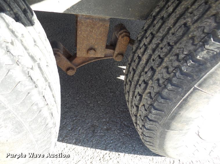 image for item AV9777 2001 Haulmark TS7X14DT2 enclosed cargo trailer