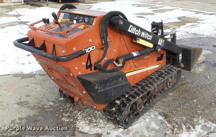 image for item BU9169 2008 Ditch Witch SK500 compact utility loader