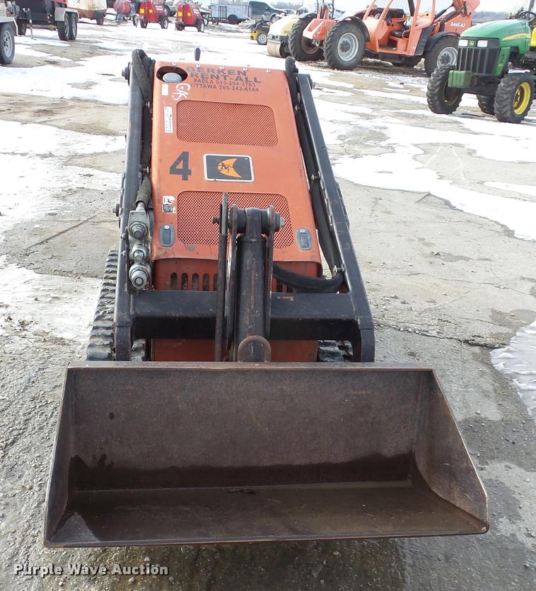 image for item BU9169 2008 Ditch Witch SK500 compact utility loader