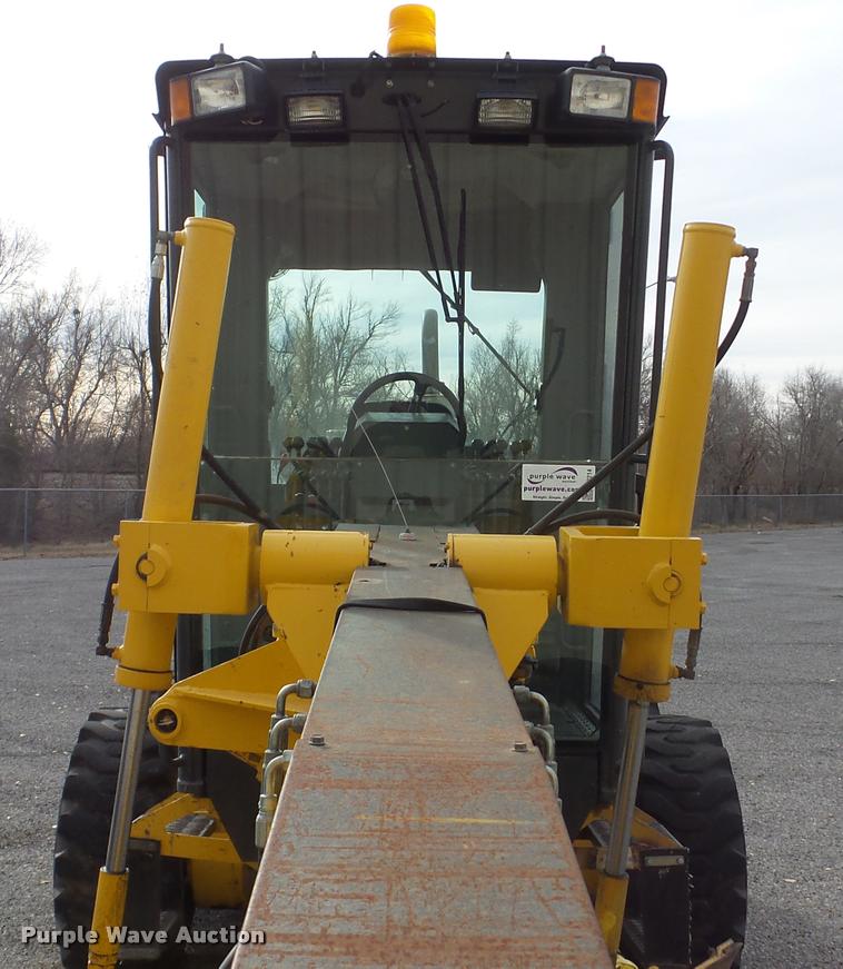 image for item DA2214 2001 Volvo G80 motor grader