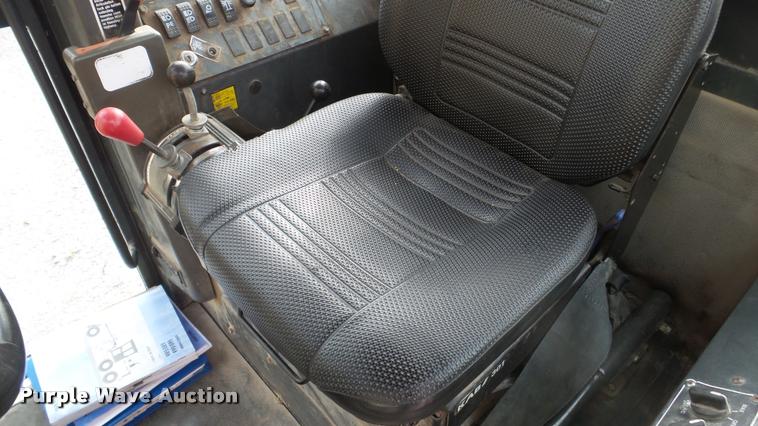 image for item DA2214 2001 Volvo G80 motor grader