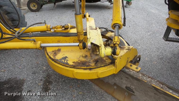 image for item DA2214 2001 Volvo G80 motor grader