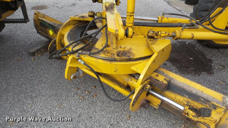 image for item DA2214 2001 Volvo G80 motor grader