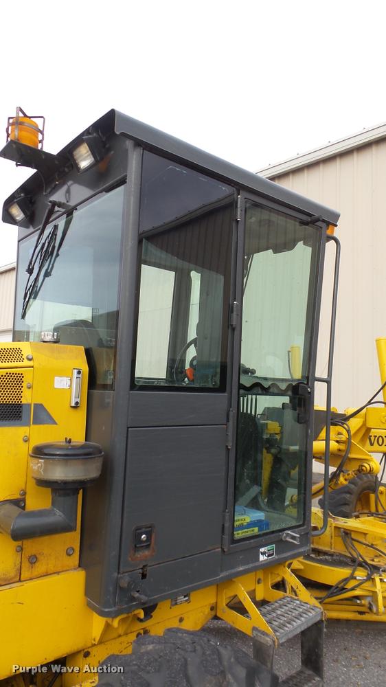 image for item DA2214 2001 Volvo G80 motor grader