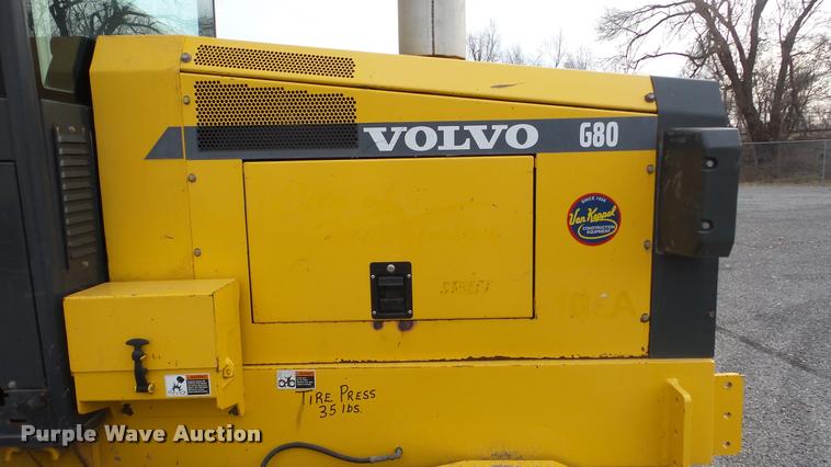 image for item DA2214 2001 Volvo G80 motor grader