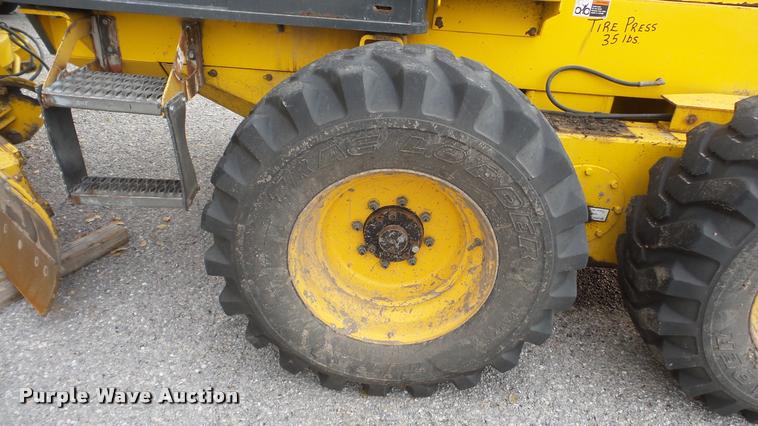 image for item DA2214 2001 Volvo G80 motor grader