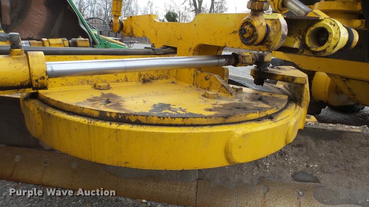 image for item DA2214 2001 Volvo G80 motor grader