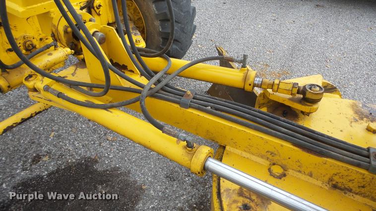 image for item DA2214 2001 Volvo G80 motor grader