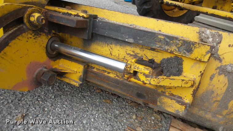 image for item DA2214 2001 Volvo G80 motor grader