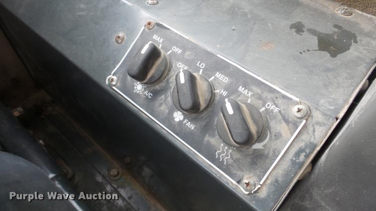 image for item DA2214 2001 Volvo G80 motor grader