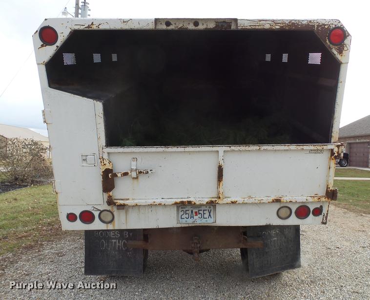 image for item DA2501 1996 Ford F350 chip truck