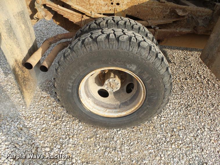 image for item DA2501 1996 Ford F350 chip truck