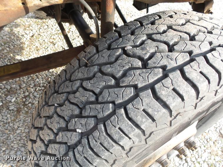 image for item DA2501 1996 Ford F350 chip truck