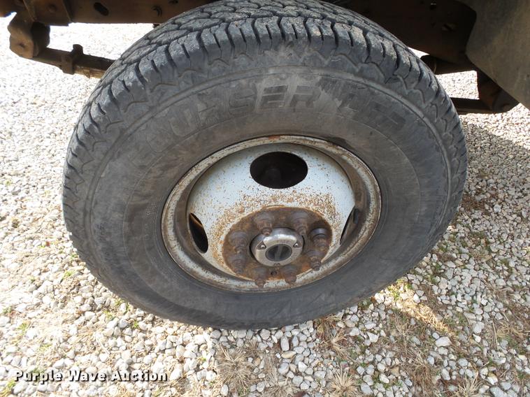 image for item DA2501 1996 Ford F350 chip truck