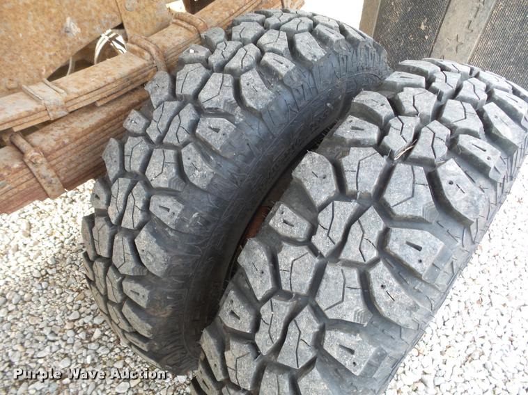 image for item DA2501 1996 Ford F350 chip truck