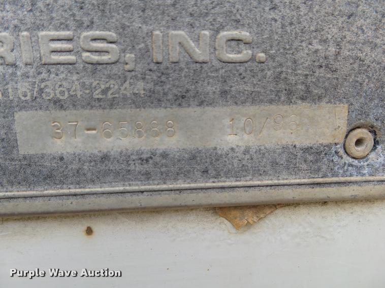 image for item DA2501 1996 Ford F350 chip truck