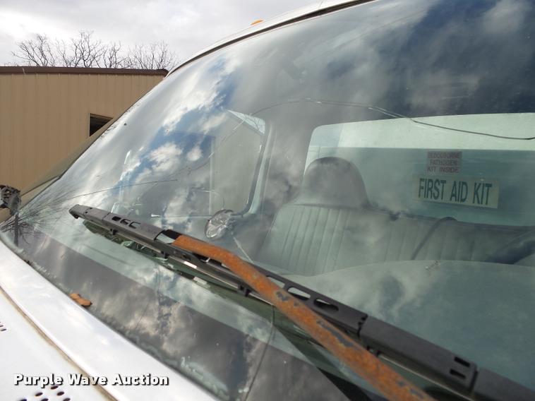 image for item DA2501 1996 Ford F350 chip truck